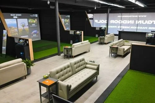 Host golf events in Toronto – private indoor golf simulators for parties, birthdays, and social nights at Shotgun Golf.