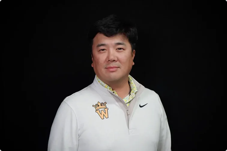 Charlie Woo CPGA golf instructor in Toronto – former KPGA and JGTO tour player offering golf lessons at Shotgun Golf Dufferin and Markham.